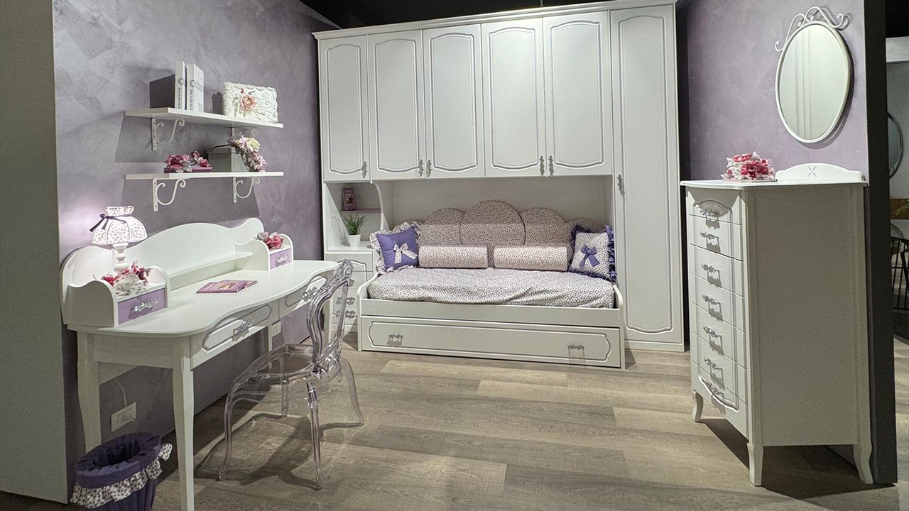 Cameretta classica a ponte con decoro lilla