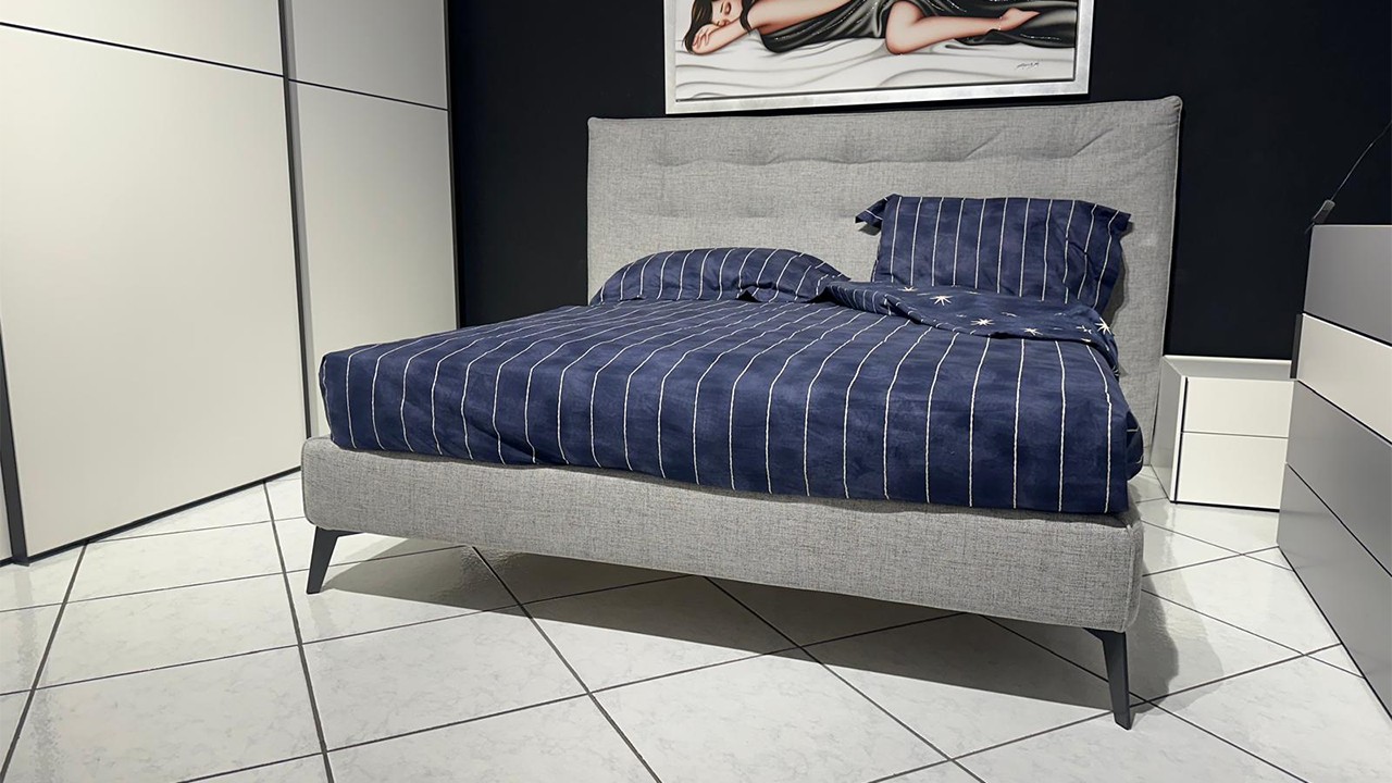 Letto matrimoniale fisso Tuft�